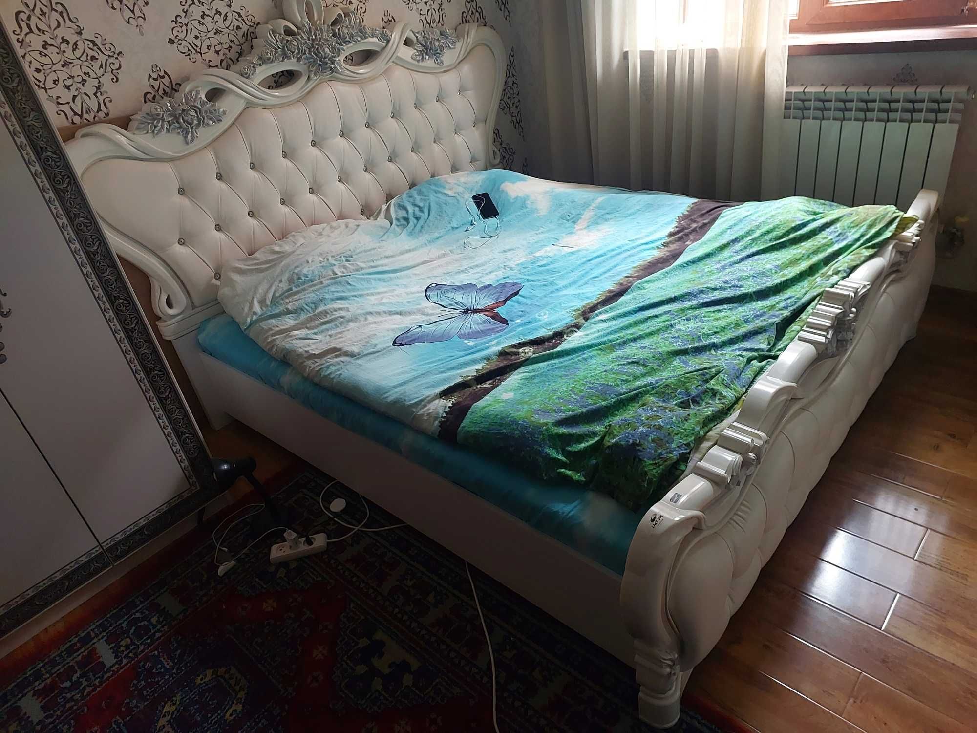 Спальный гарнитур