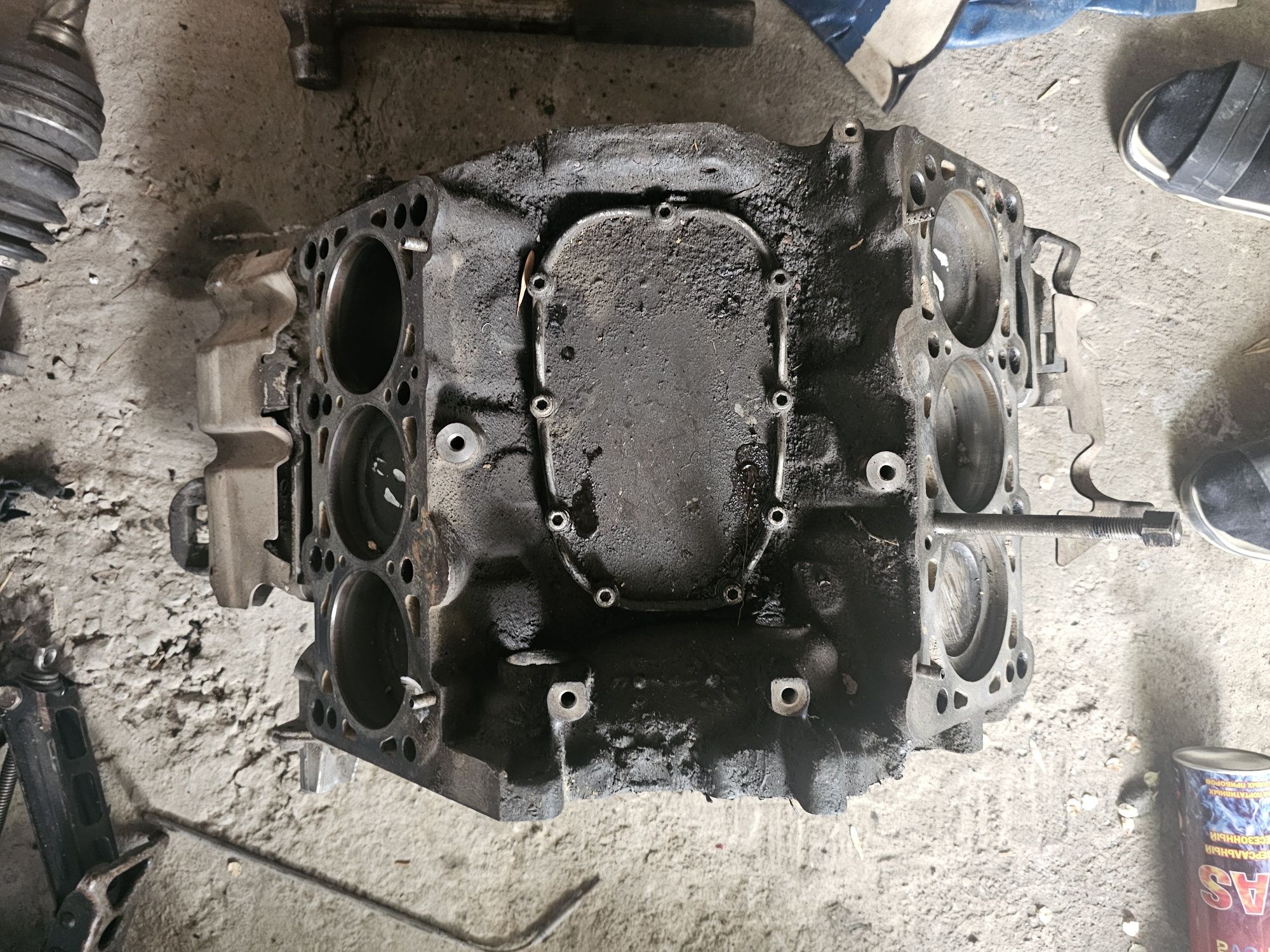 Блок ауди А6 С4  2.6
