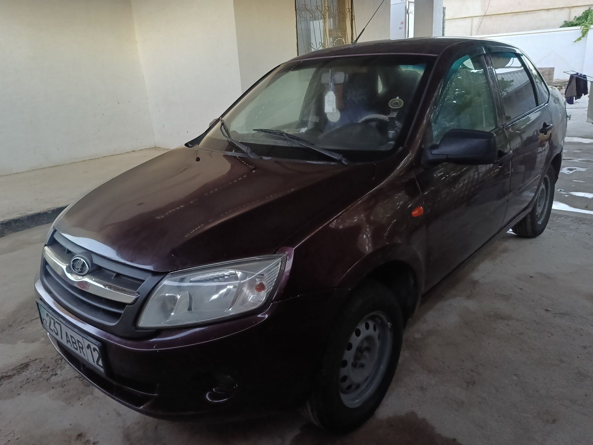Продам машину Lada granta