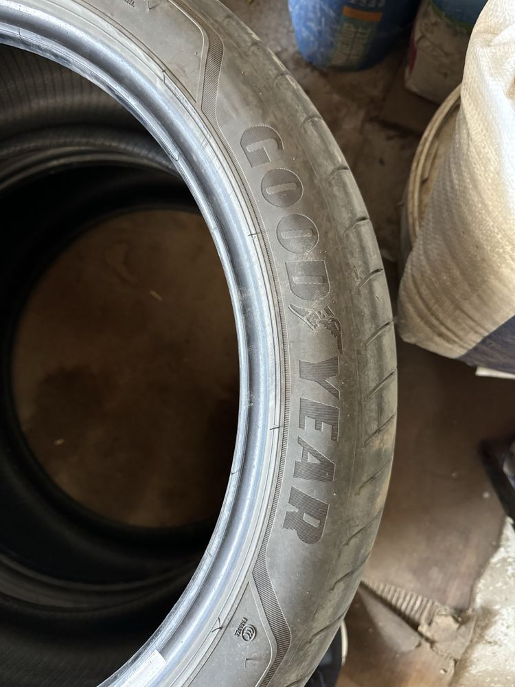 Продам резину 245/40 R19 Goodyear Eagle F1