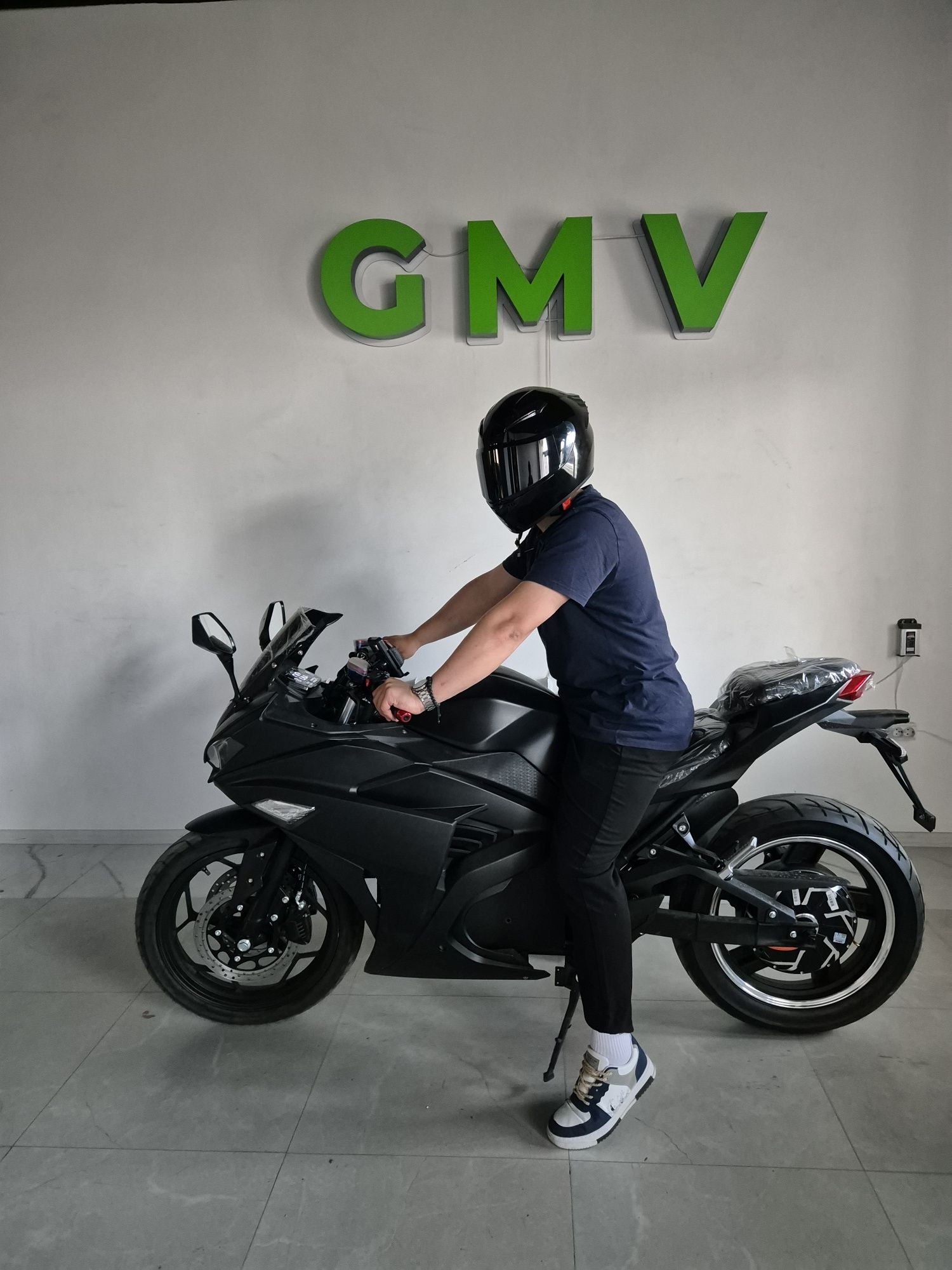 Yamaha R3 новый электромотоцикл