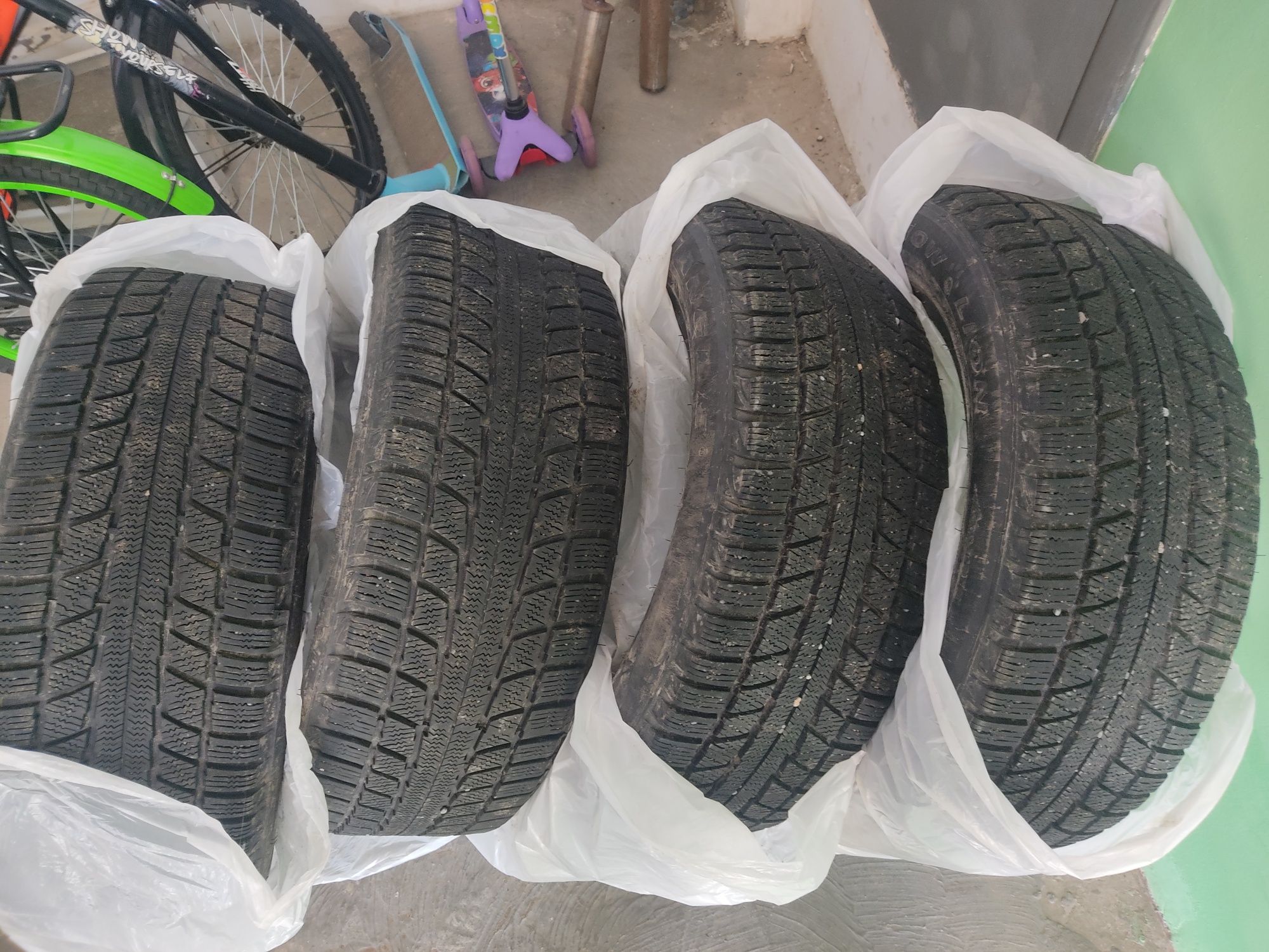 Продам 235/55/17