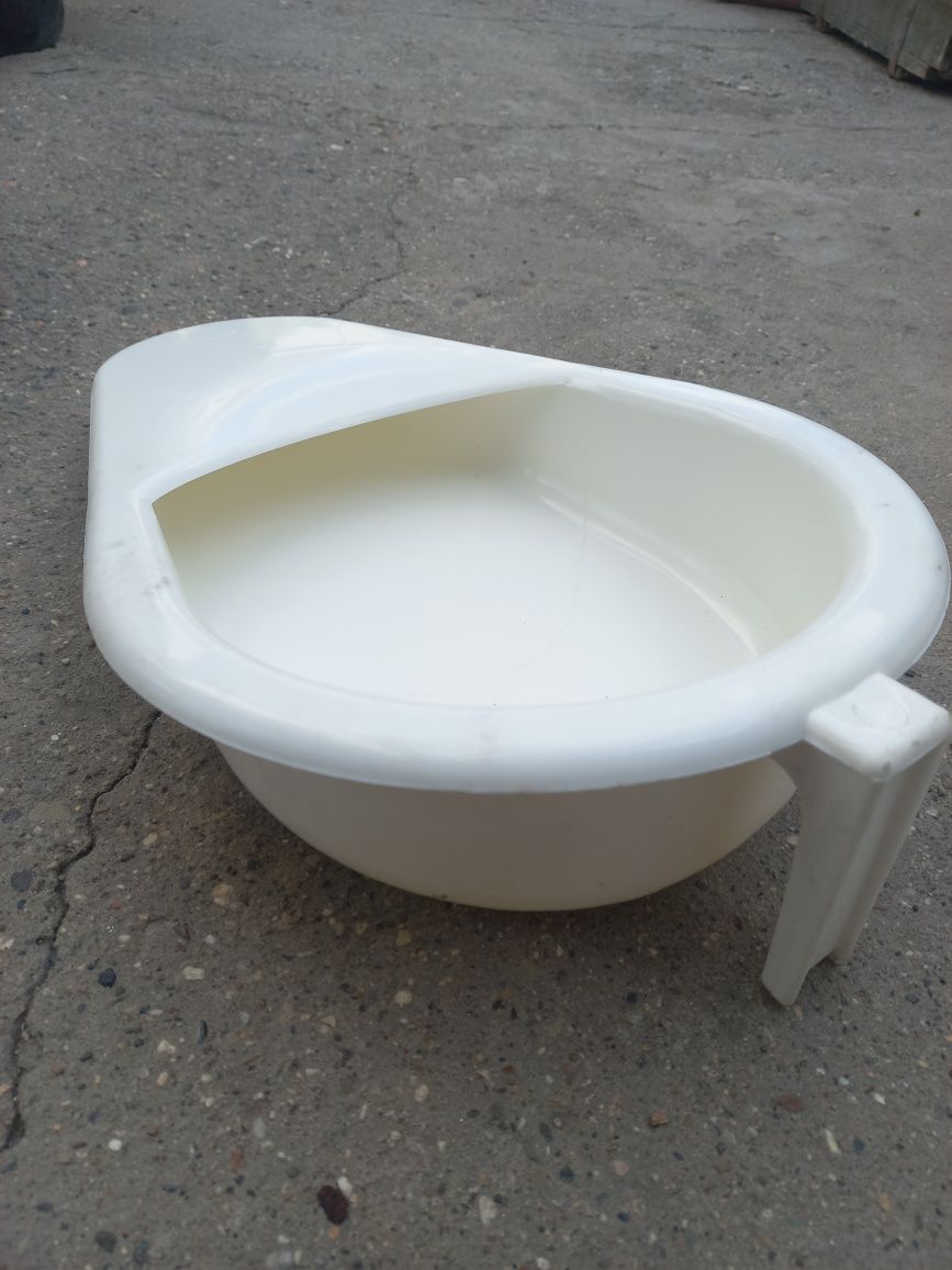 Продам корсет и костыль, тазики, судно