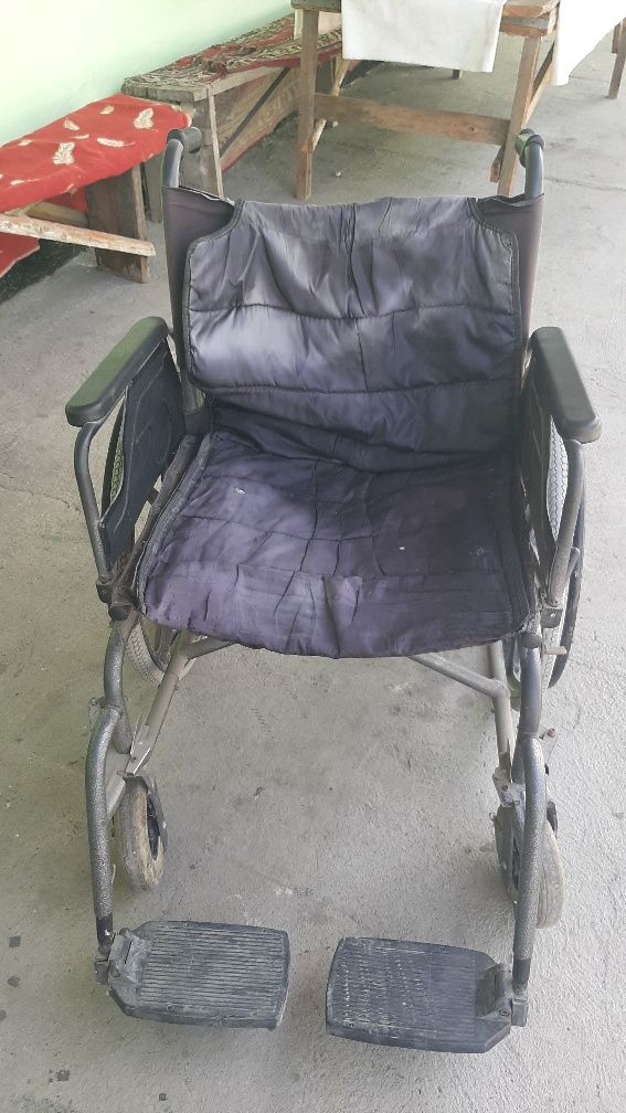 Продам инвалидную коляску