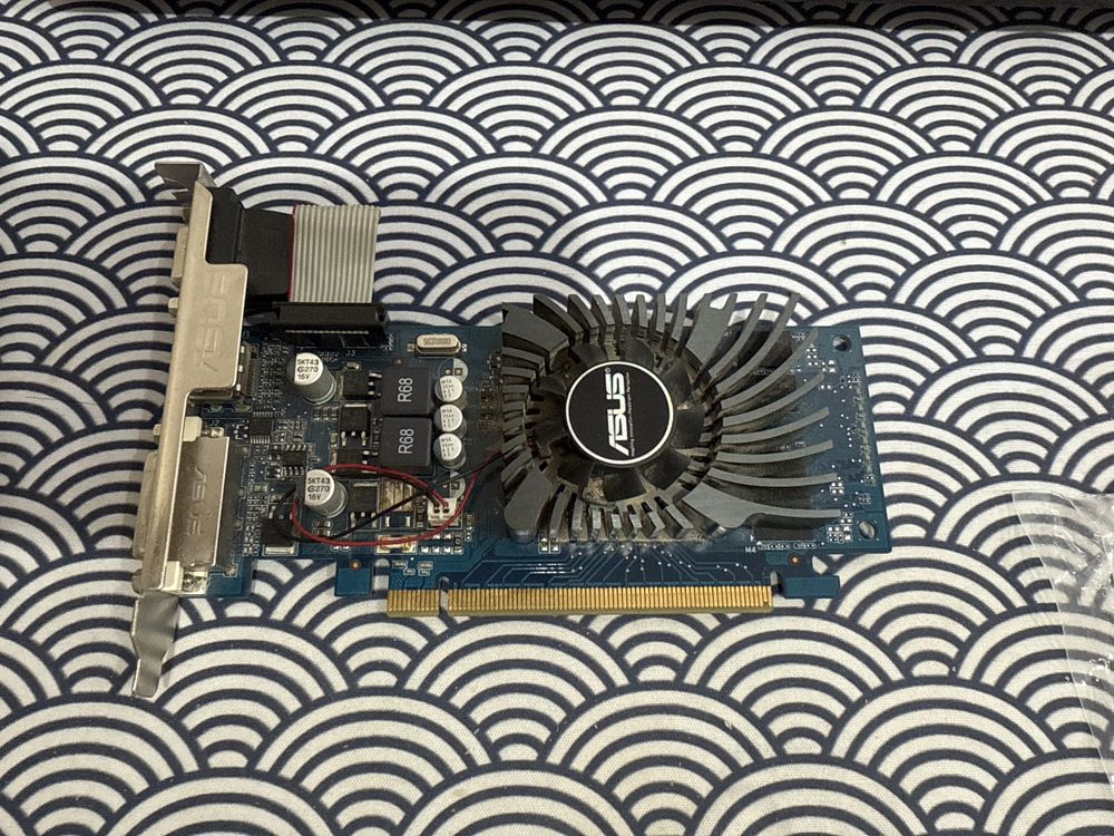 GPU Gt 210 видеокарта затычка