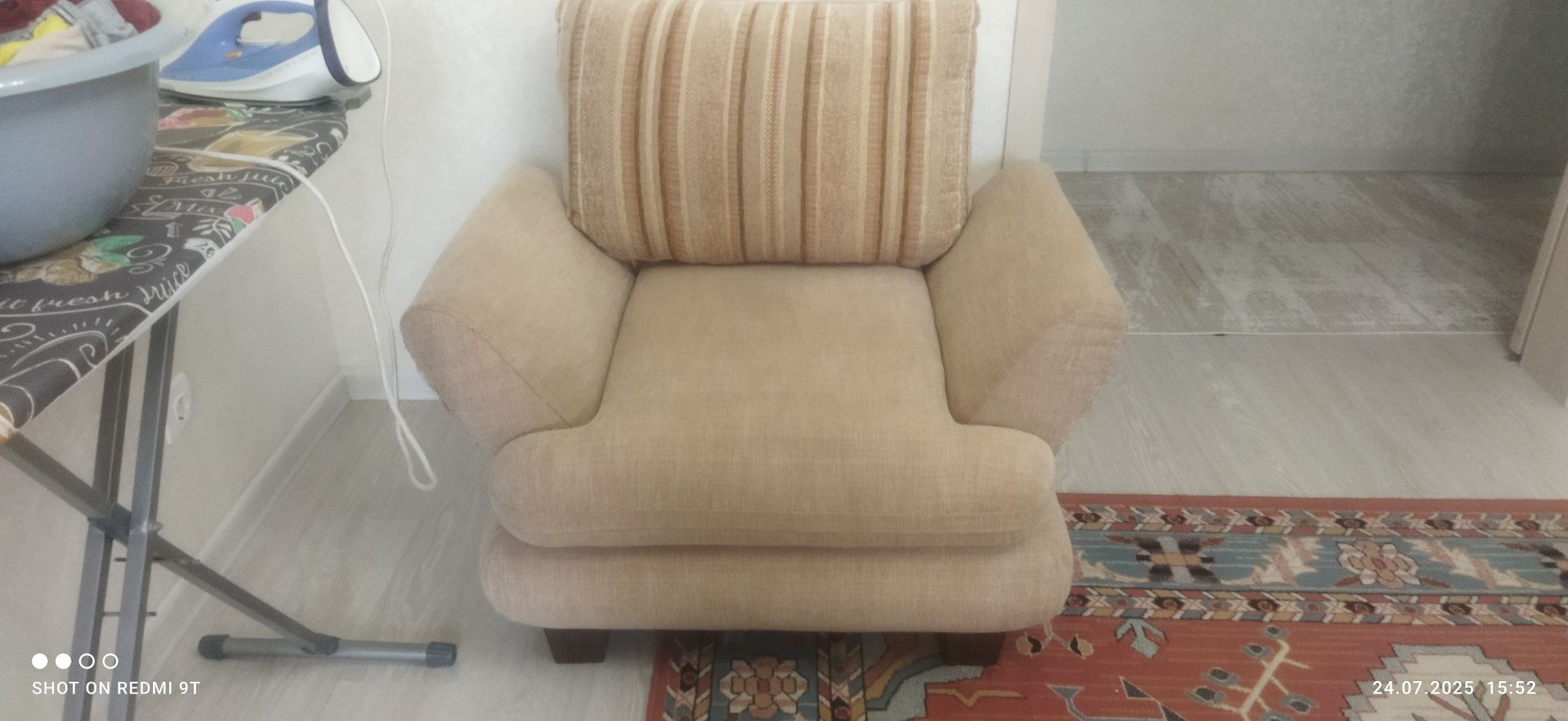 Продам раскладной диван с креслом