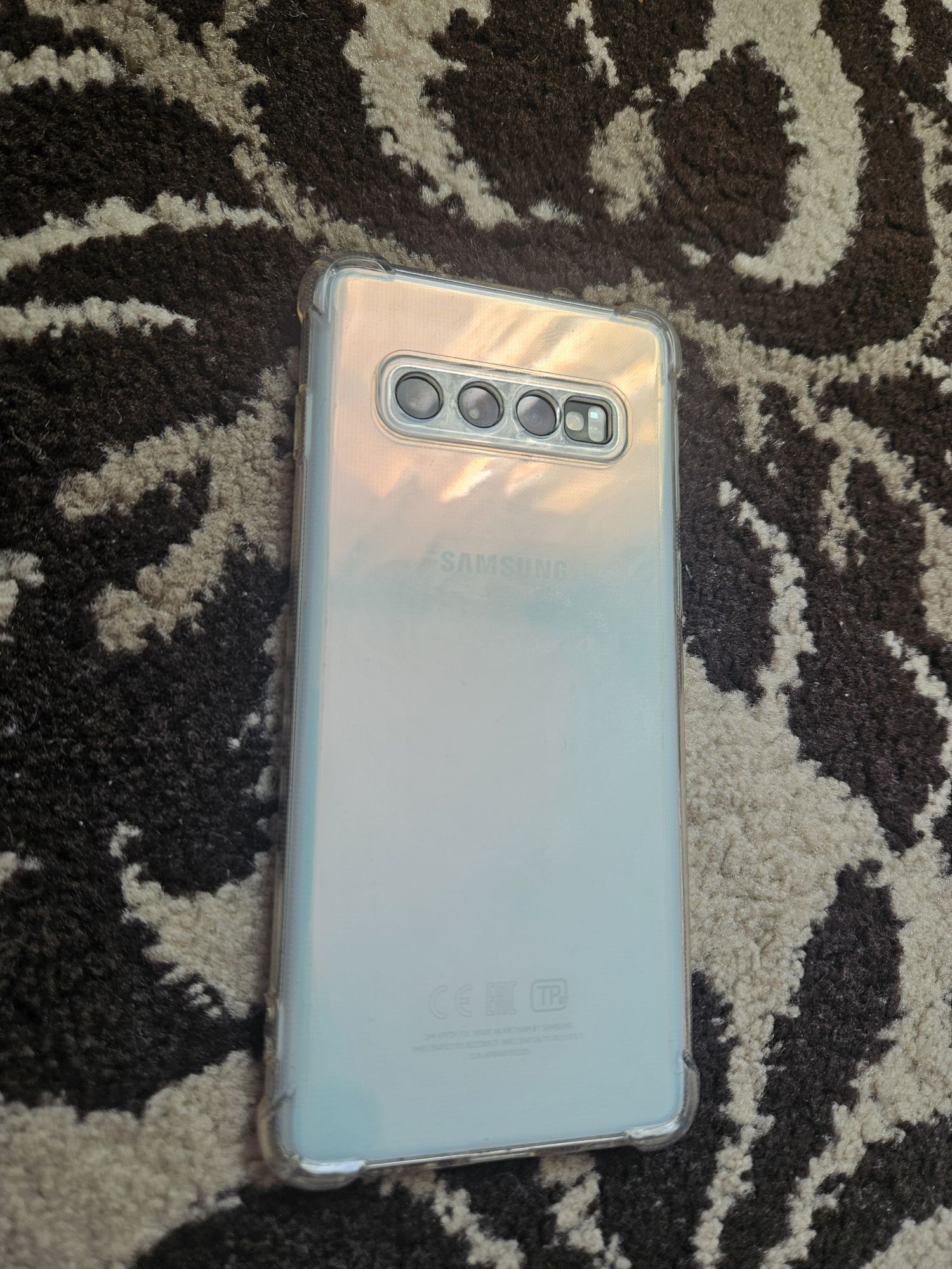 Продам Samsung s10