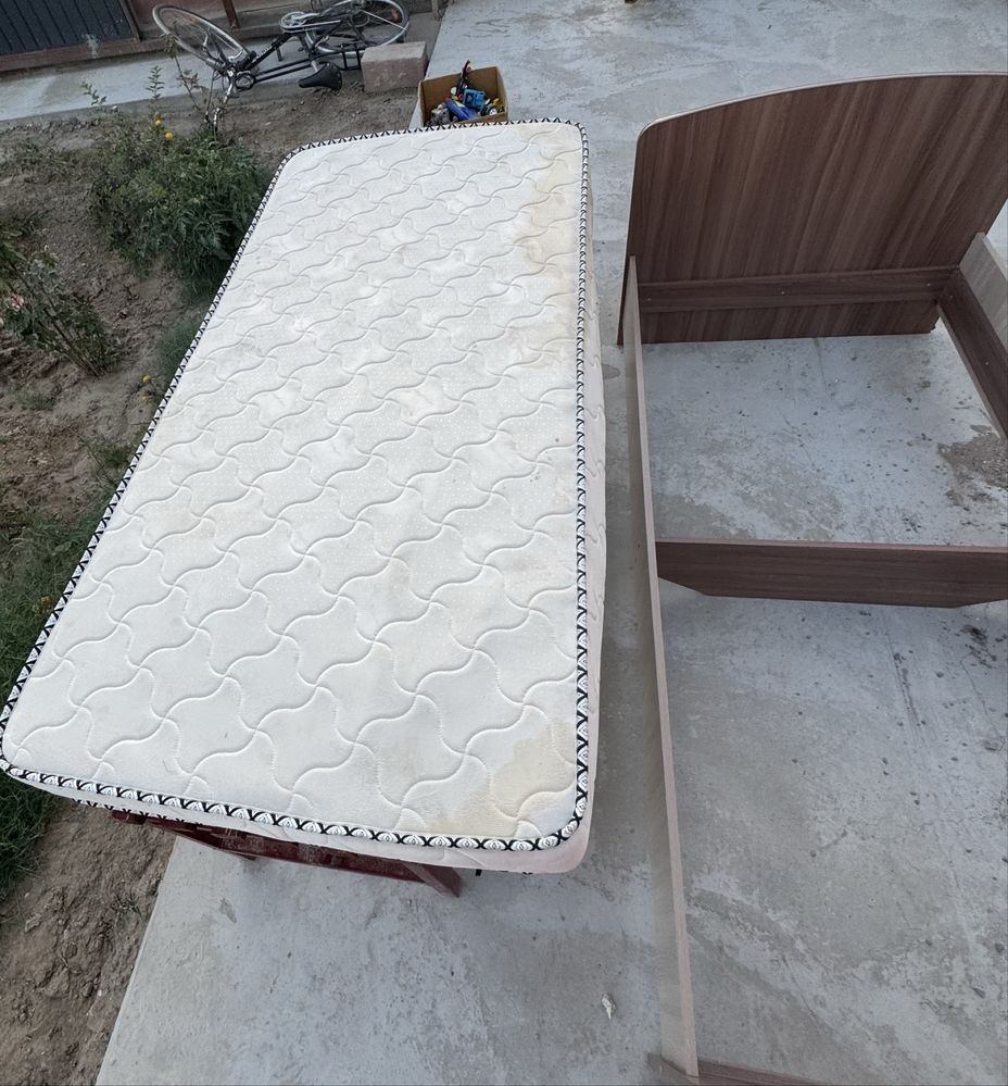 Кровать матрасымен бірге