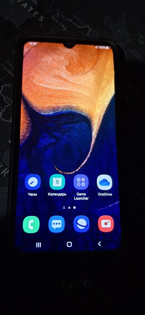 Продам Samsung A50 чехол + стекло