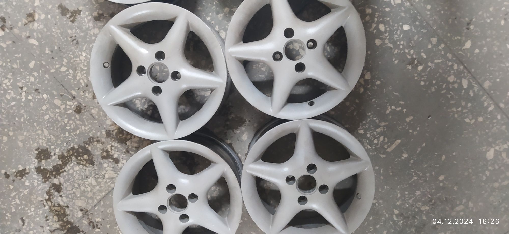 Диски R14 4/100  хорошее состояние ровные отпескаструины под покраску