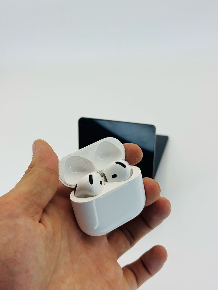 Air Pods 4 Аир подс 4  оргинал в идеальном состояний