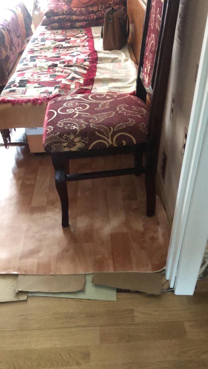 Продам стулья и столы