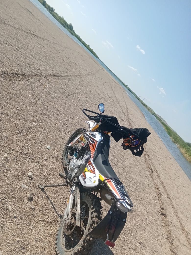 Продам мотоцикл 250 кубов