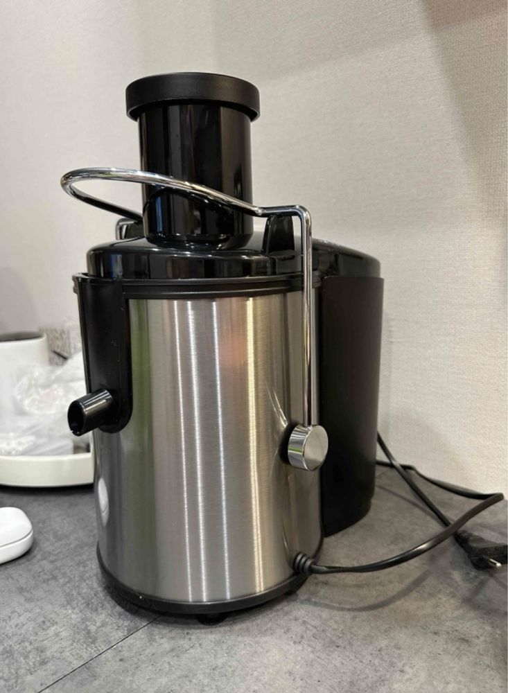 Соковыжималка 700w