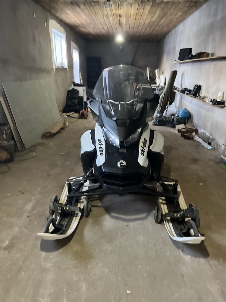 Продам снегоход BRP 900 Grand Touring