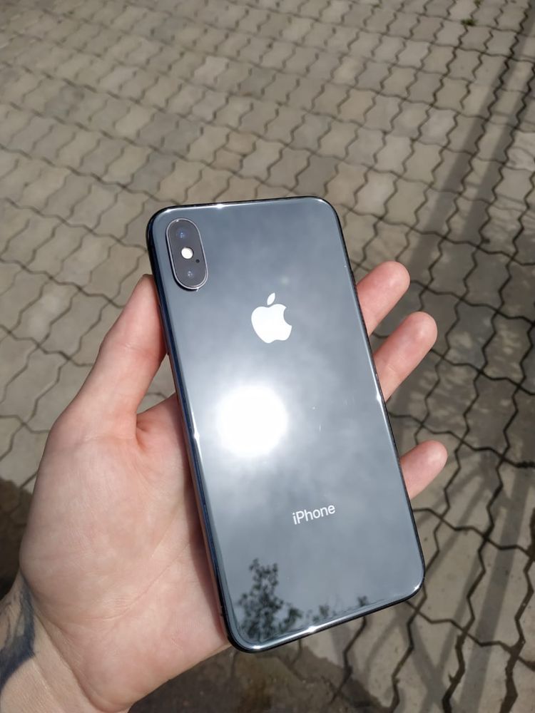 Iphone X в хорошем состояние