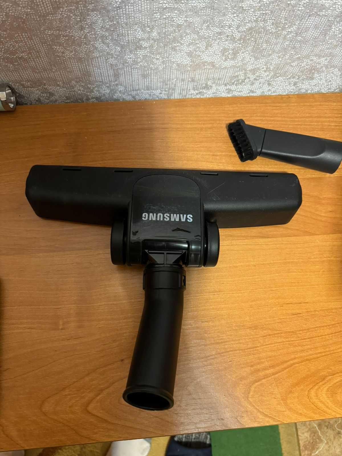 Продам новые 2 насадки на пылесос Samsung