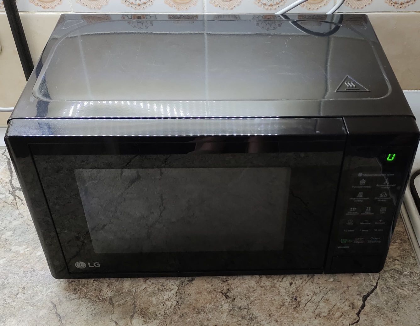 Продам микроволновку  LG