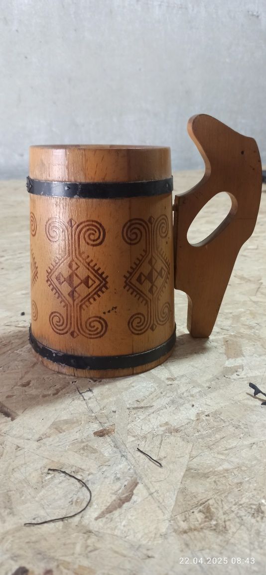 Продам деревянную кружку