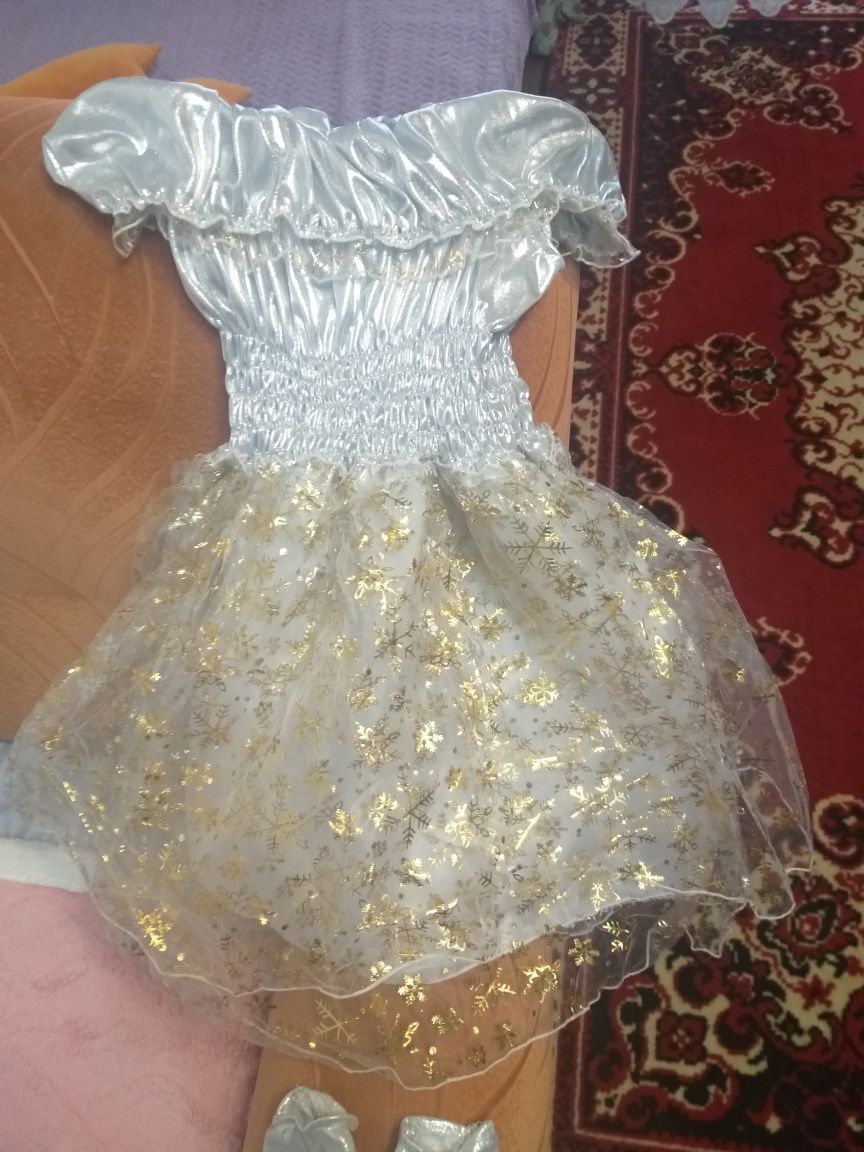 Продам платье для девочки