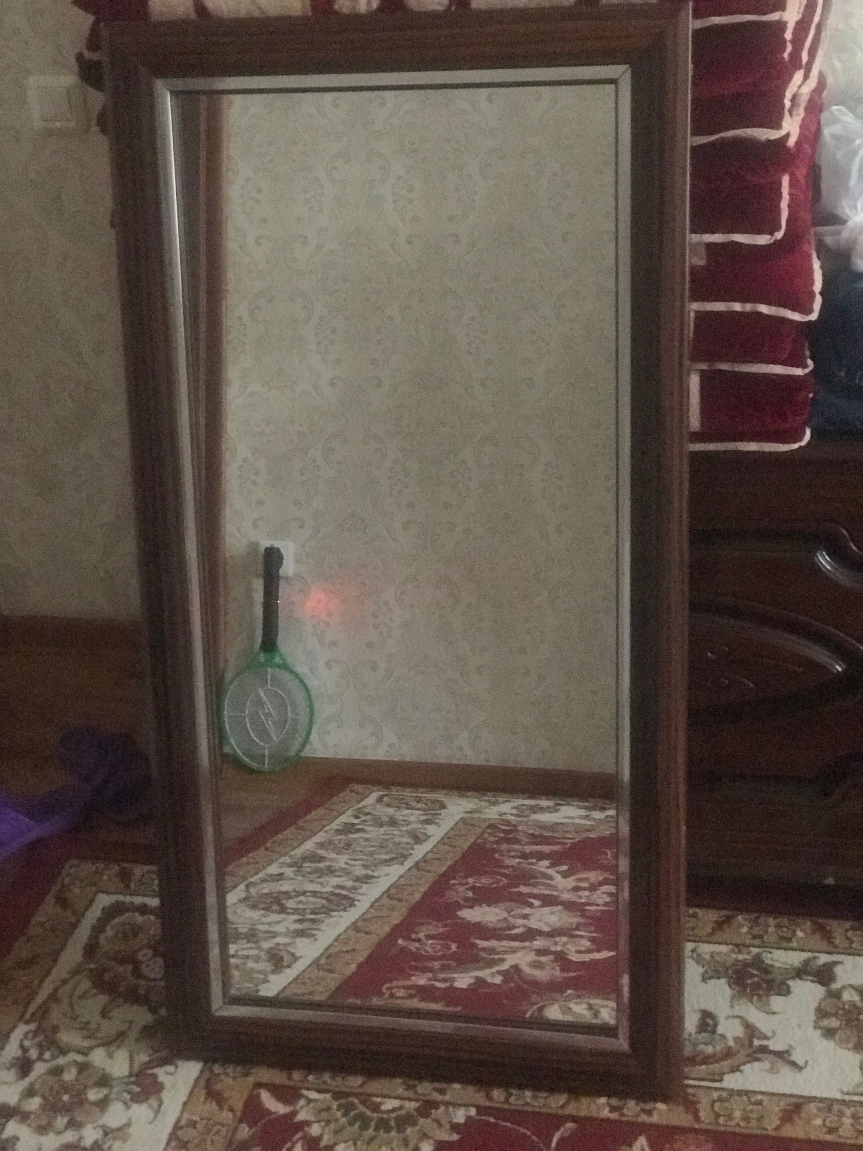 Продается тумба и зеркало