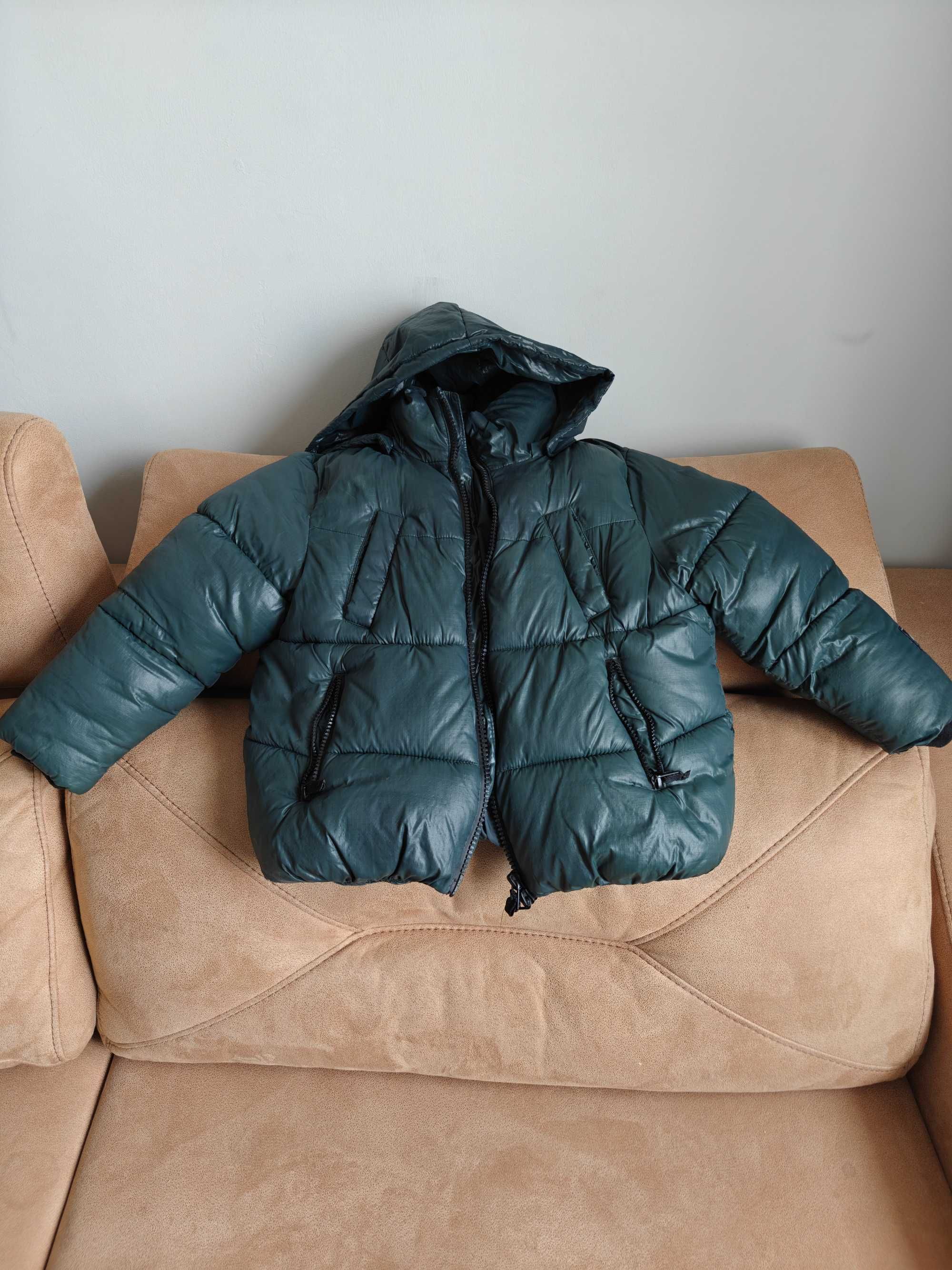Продам детские куртки (мальчик, девочка), на 6-7-8 лет, по 5000 каждая