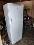 Продам морозильник Indesit
