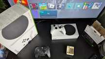 Xbox series s 2 геймпада и 84 игры