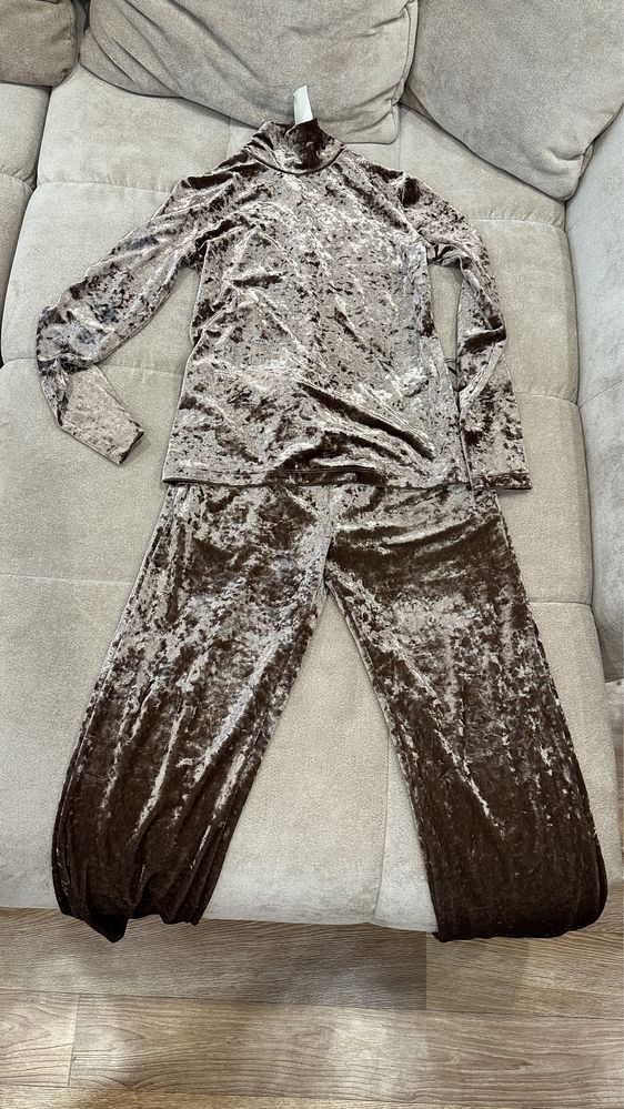 Костюм женский