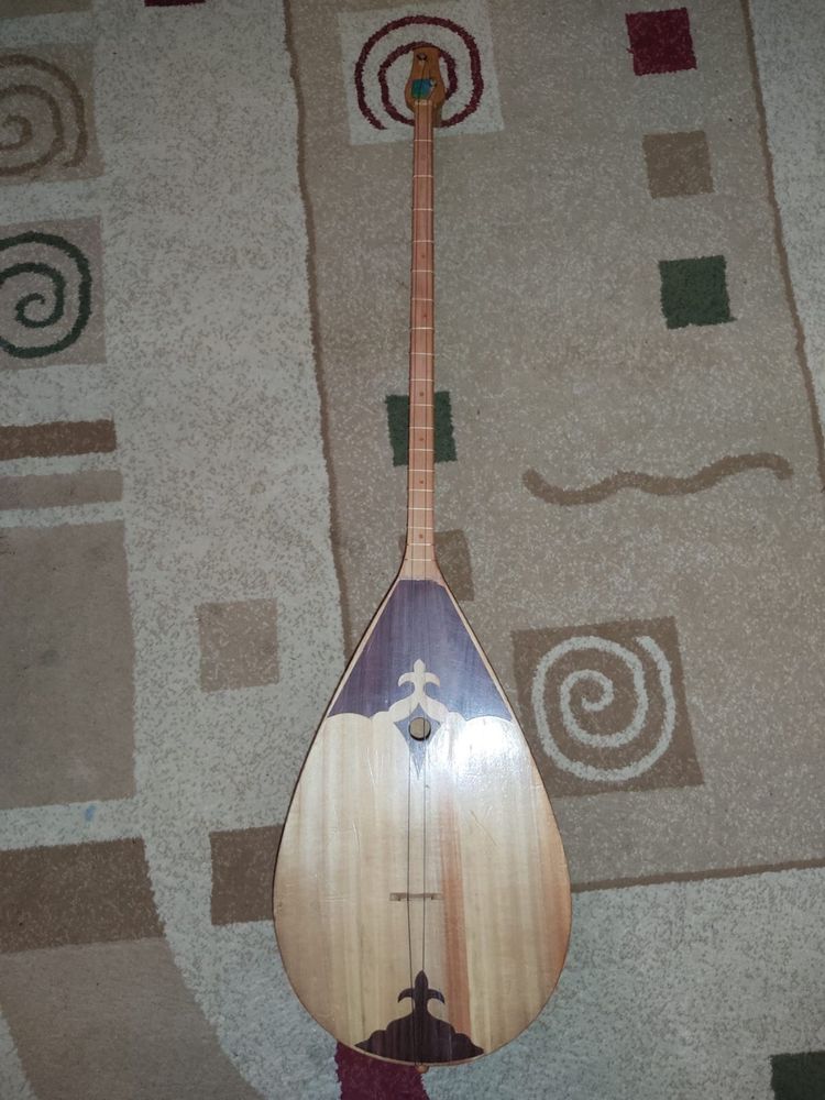 Продам домбру с чехлом