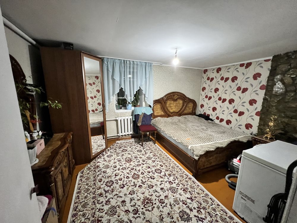 Продам спальный гарнитур