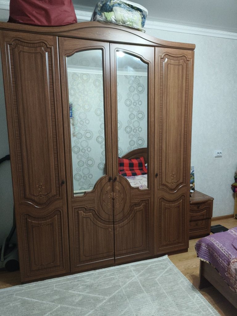 Спальный гарнитур
