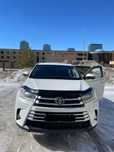 Машина Toyota Highlander 2017