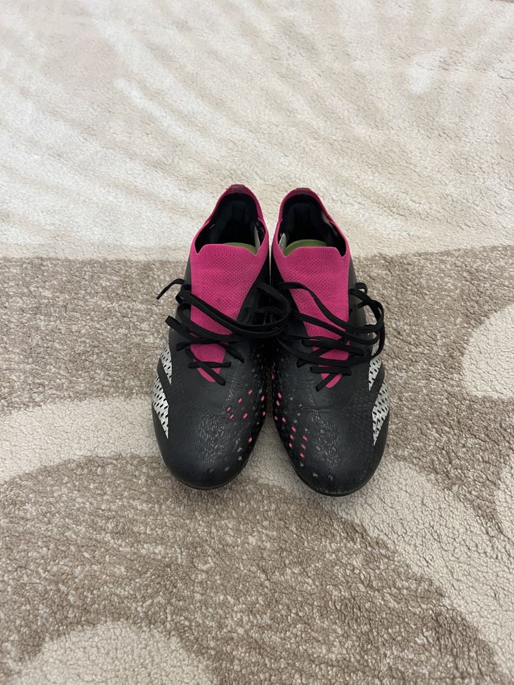 Срочно продаю бутсы Adidas Predator