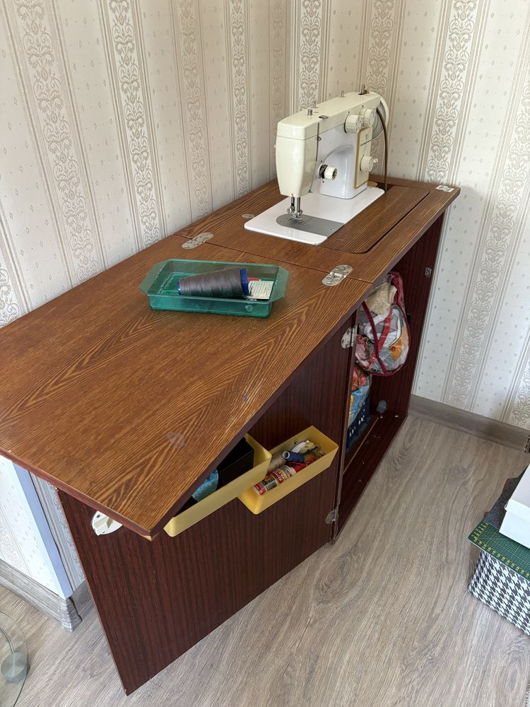 Швейная машина Чайка, работает отлично