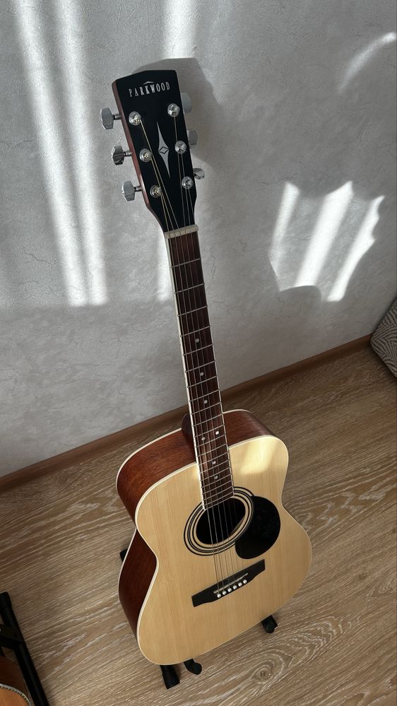 Продам акустическую гитару Parkwood PF51 OP