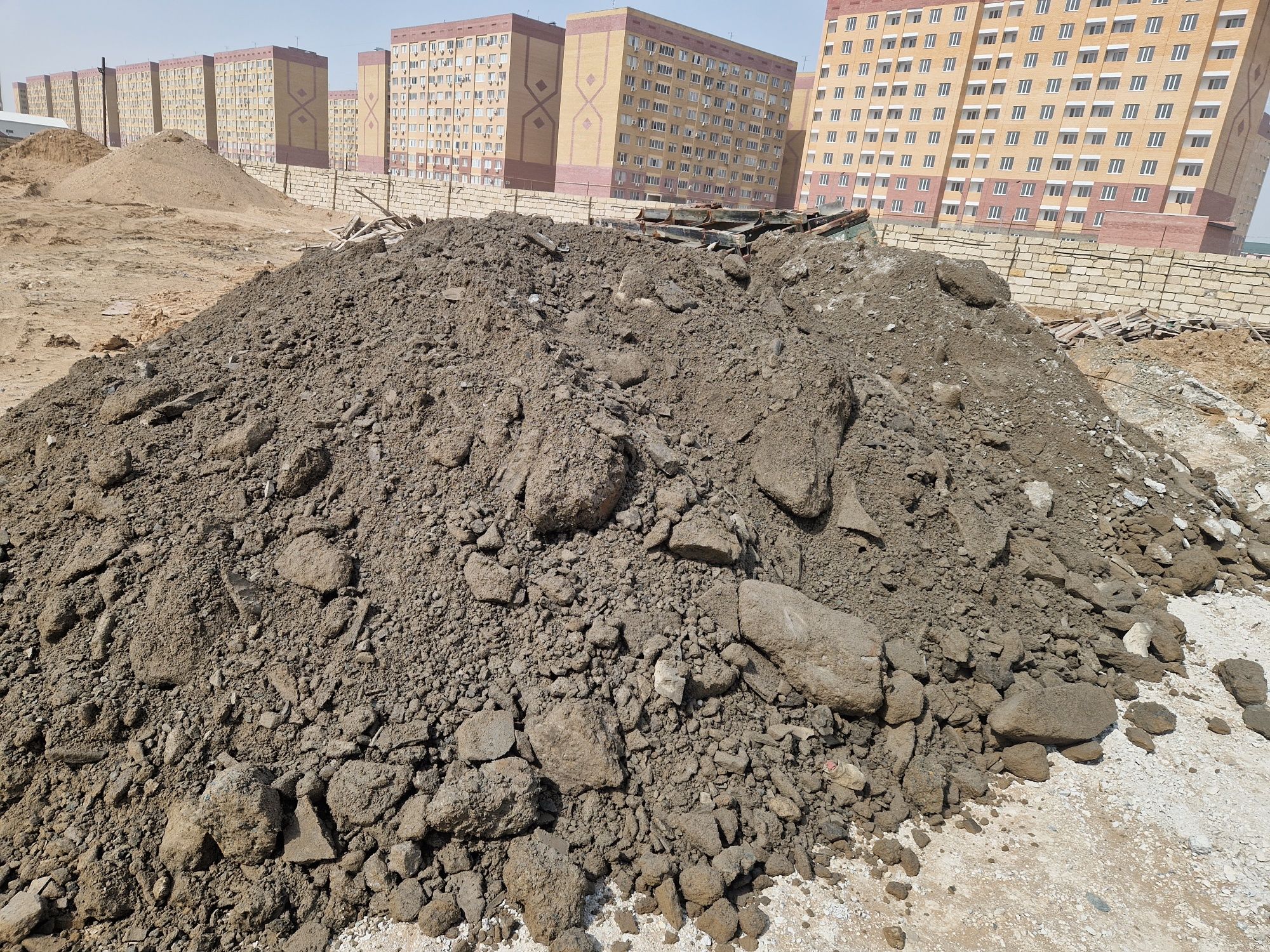 Бетонные отходы  .