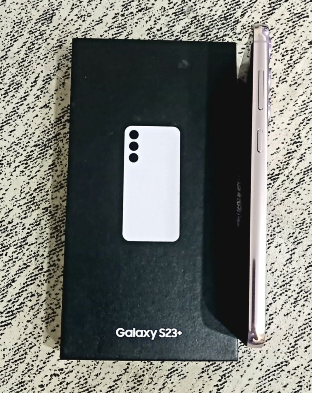 Samsung s23 plus 512g (белый жемчуг)..состояние идеальное..