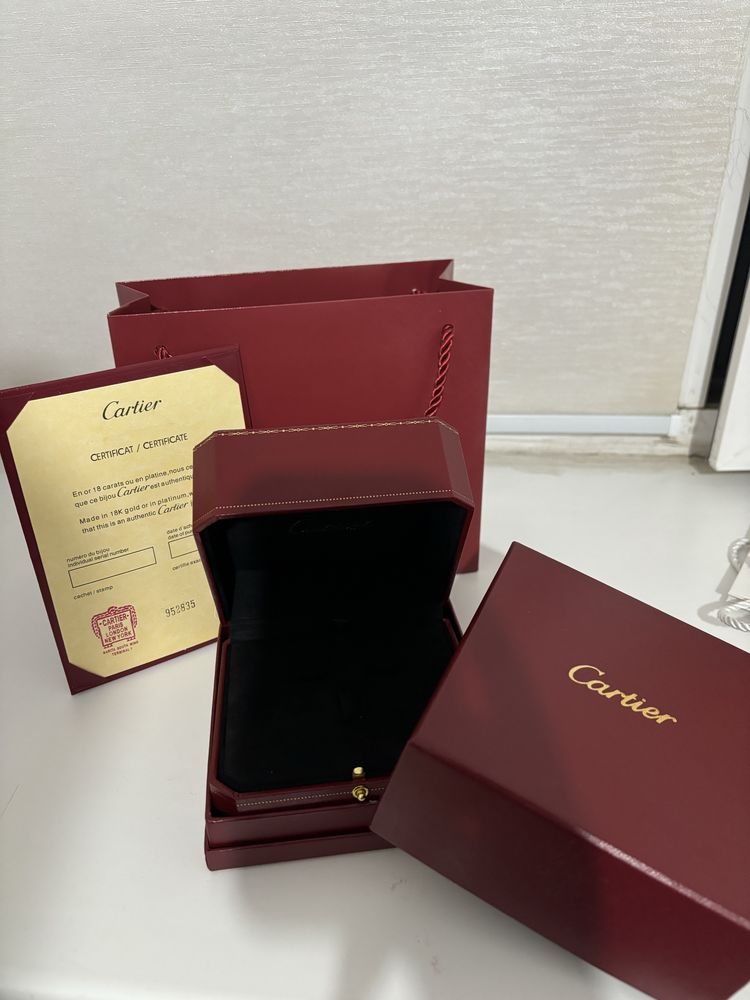 Коробка Cartier с документом