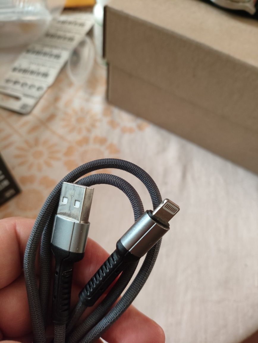 Продам кабель USB Lightning