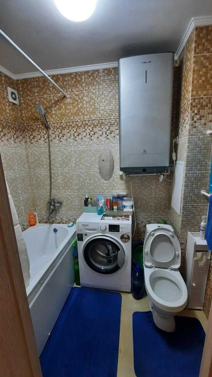 продам 2 комн квартиру в центре города