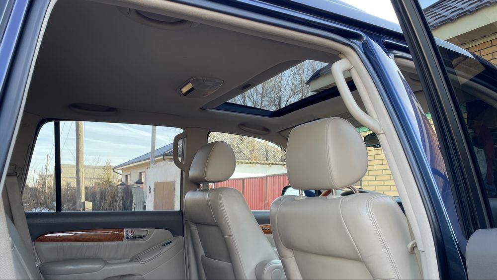 Lexus GX470 внедорожник