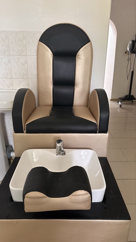 Срочно продам педикюрное кресло