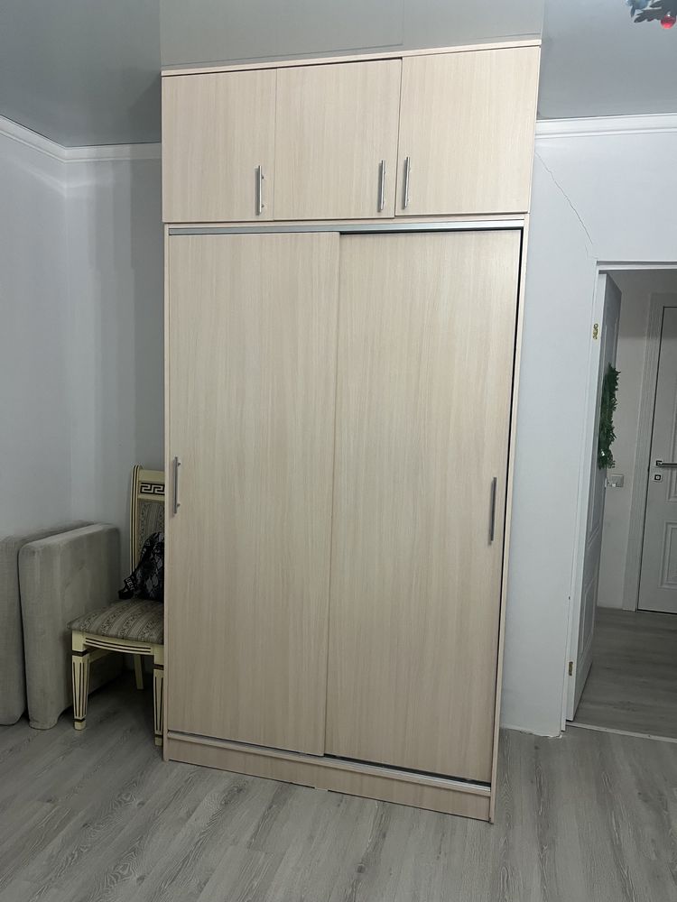 Плательный шкаф