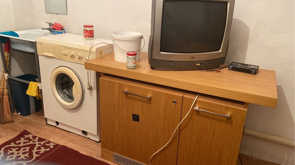 Продам дом 14 комнат.(общежитие)