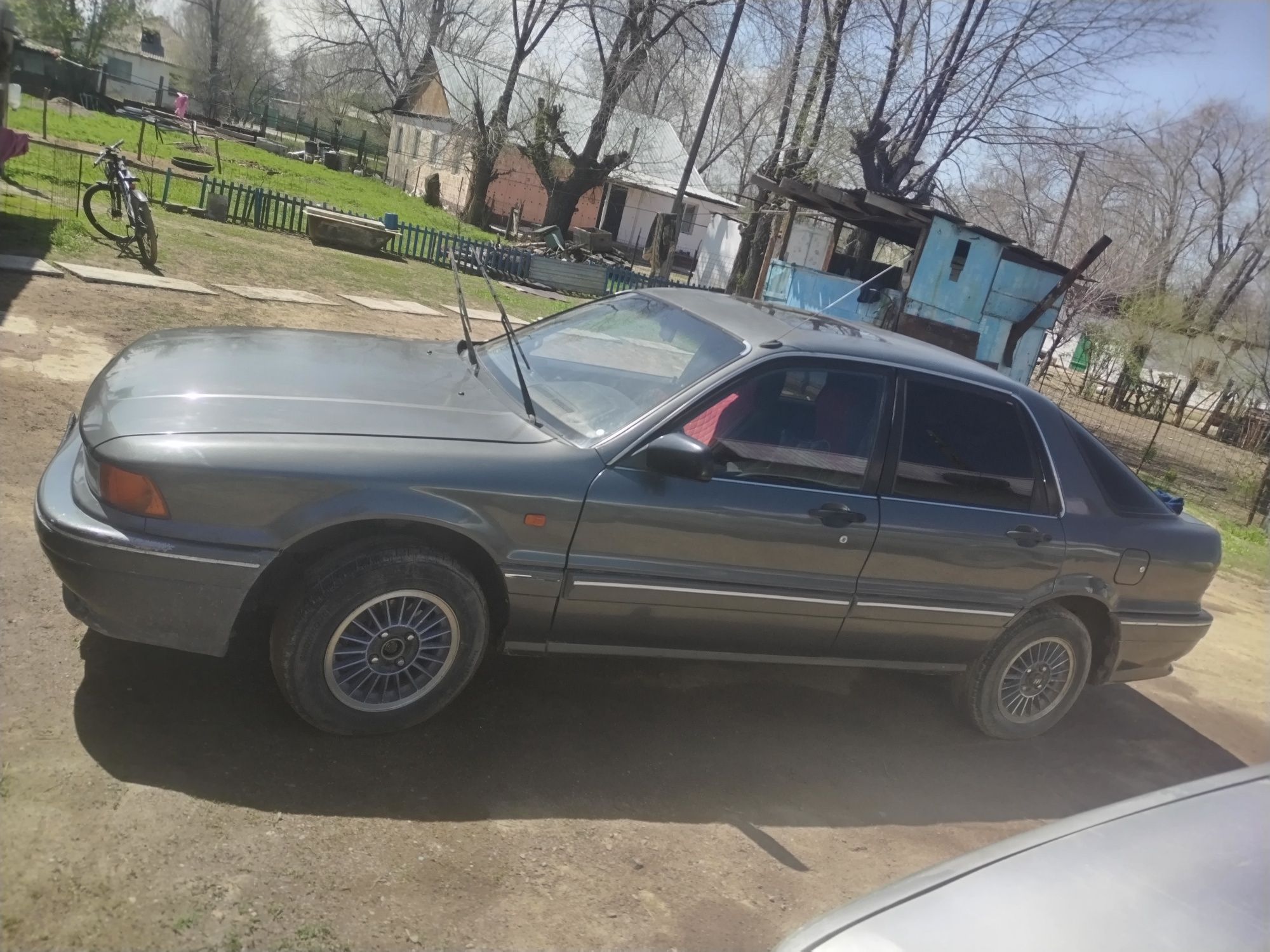 Mitsubishi galant