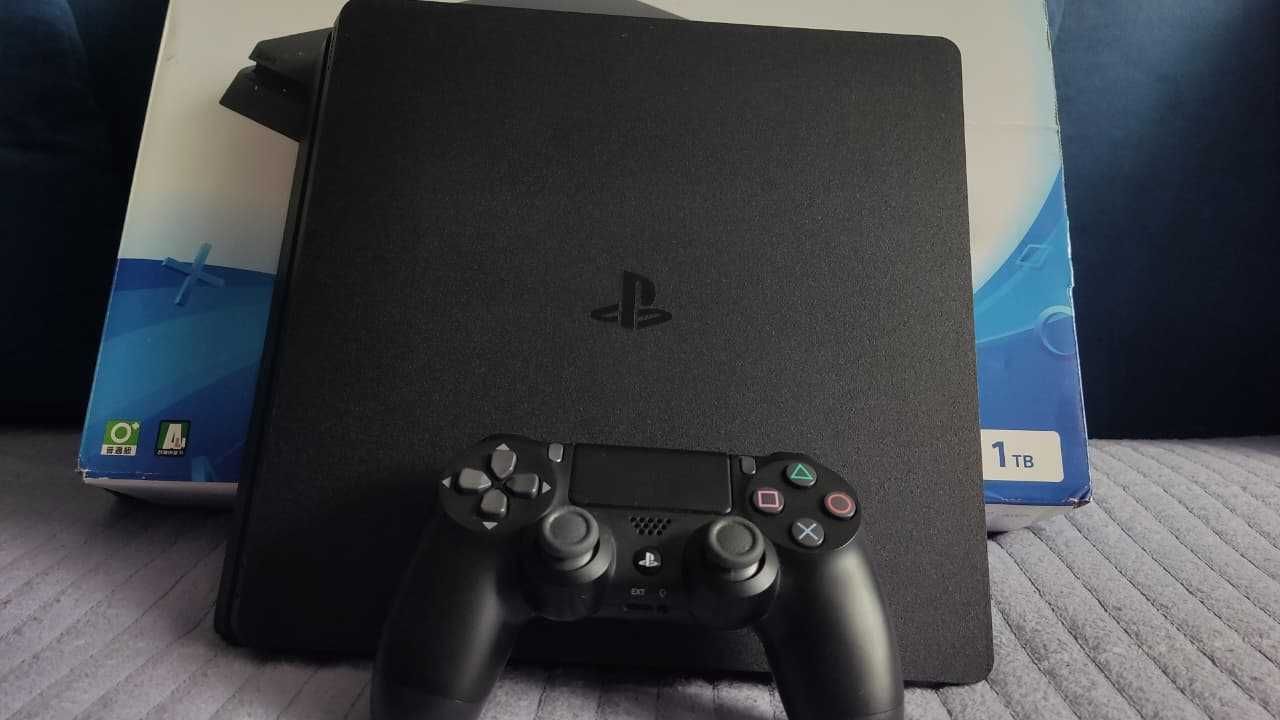 PS4 на 1 ТБ состояние нового