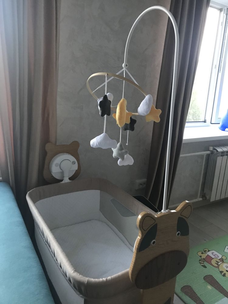 Продам детскую кроватку до года