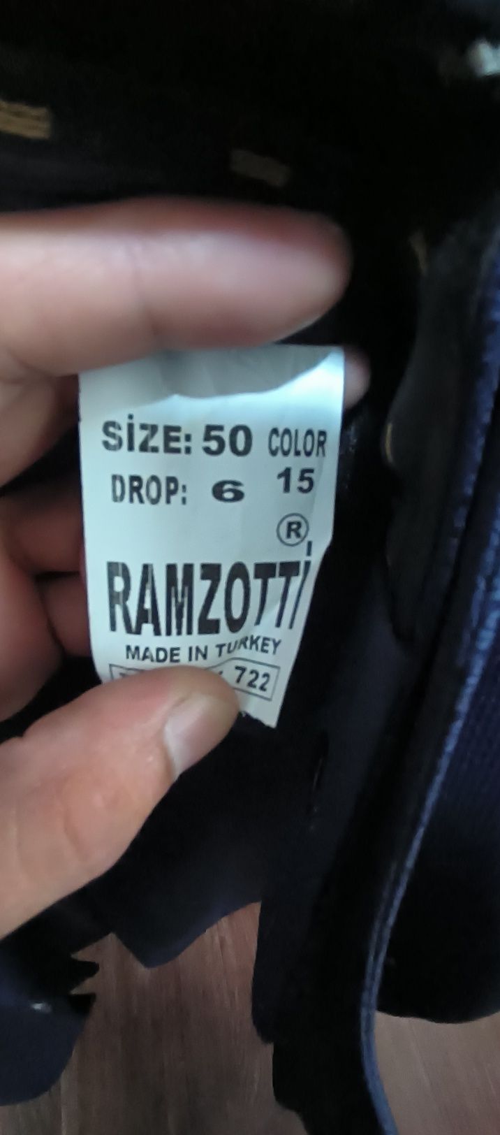 Продам костюмы мужские