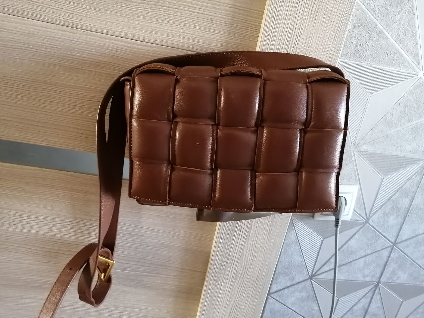 Продается сумка через плечо